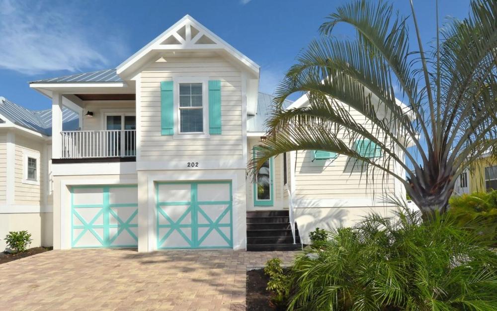 Four-Bedroom Vacation Home interior